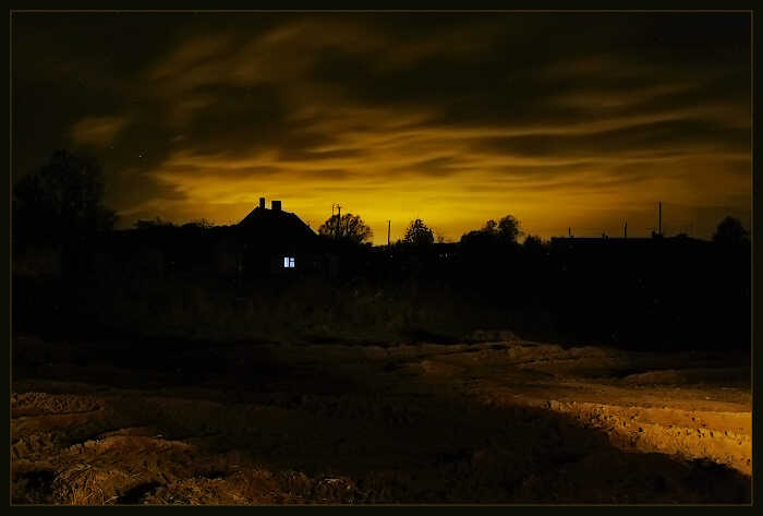 Огонёк в окне - Виталий Агафонов