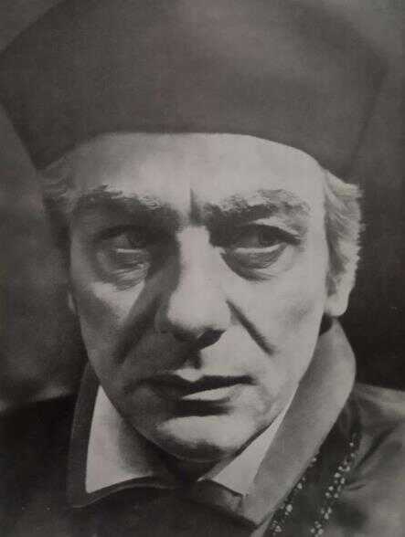 На сцене и за кулисами - Джон Гилгуд